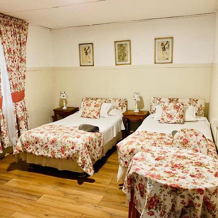 Hostal Plaza Londres 77 Santiago Luaran gambar