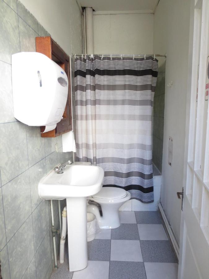 Hostal Plaza Londres 77 Santiago Luaran gambar