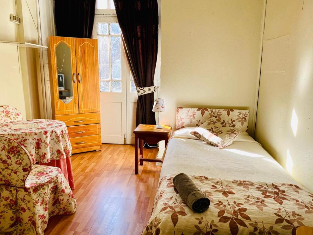 Hostal Plaza Londres 77 Santiago Luaran gambar